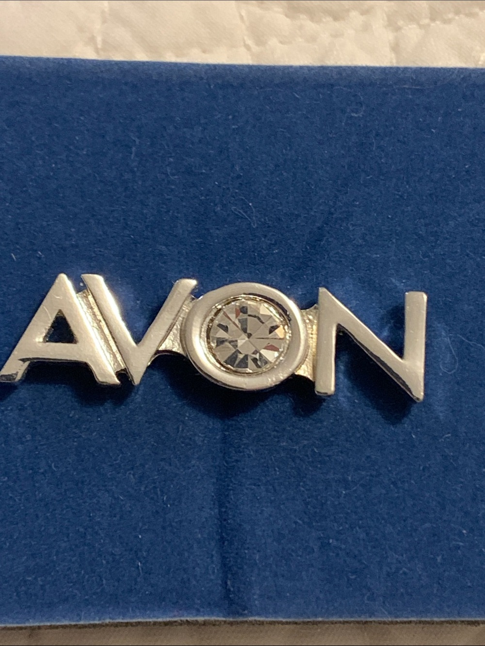 AVON CONSULTANT PIN